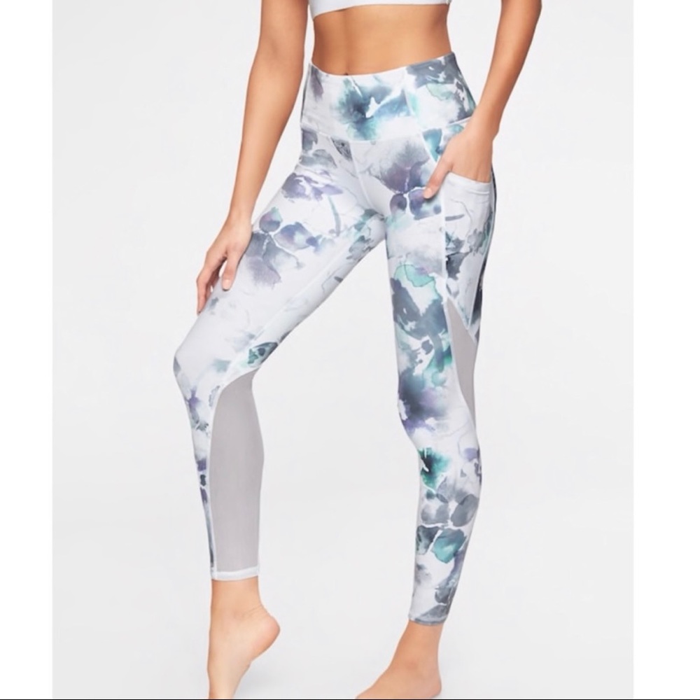 Athleta White Blue Floral 7/8 Leggings